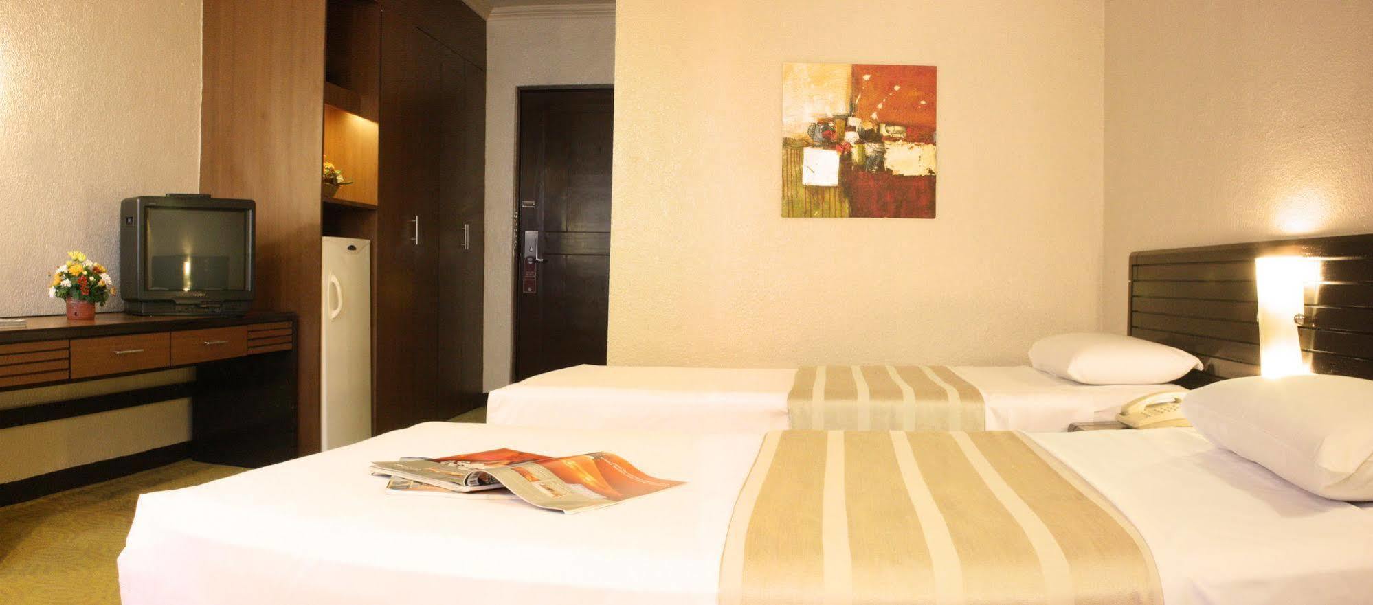 Rothman Hotel Manila Eksteriør bilde